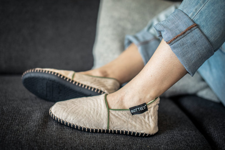 Botties© Inspiration: Heritage 01 – robuste DIY Slipper mit Reliefmuster Herbst/Winter